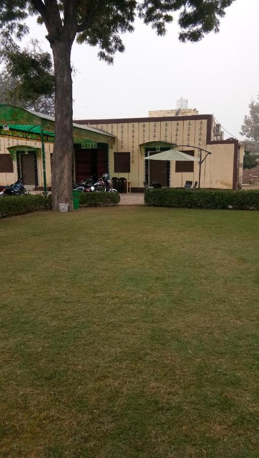 Radha Krishna Dham Villa Vrindāvan Exterior photo